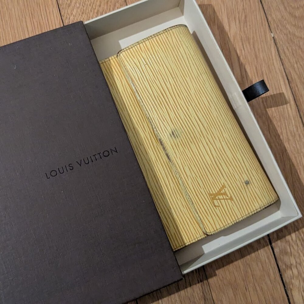 VINTAGE Louis Vuitton Epi Leather Tri-Fold Clutch Wallet RARE IN-BOX